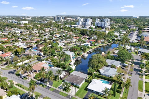 Tiny photo for 381 SE 3rd Street, Pompano Beach, FL 33060 (MLS # B26021448)