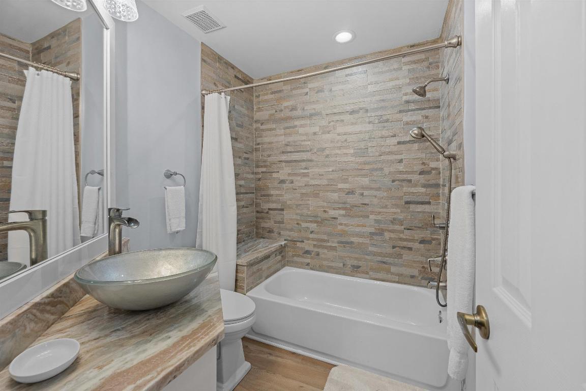 LAKEFIELD OF THE LANDINGS AT WELLINGTON 2A - Residential Lease