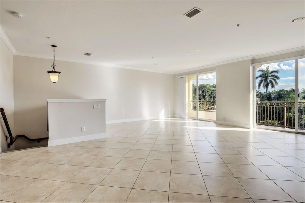 Photo of 3051 Waterside Circle, Boynton Beach, FL 33435 (MLS # R11020978)