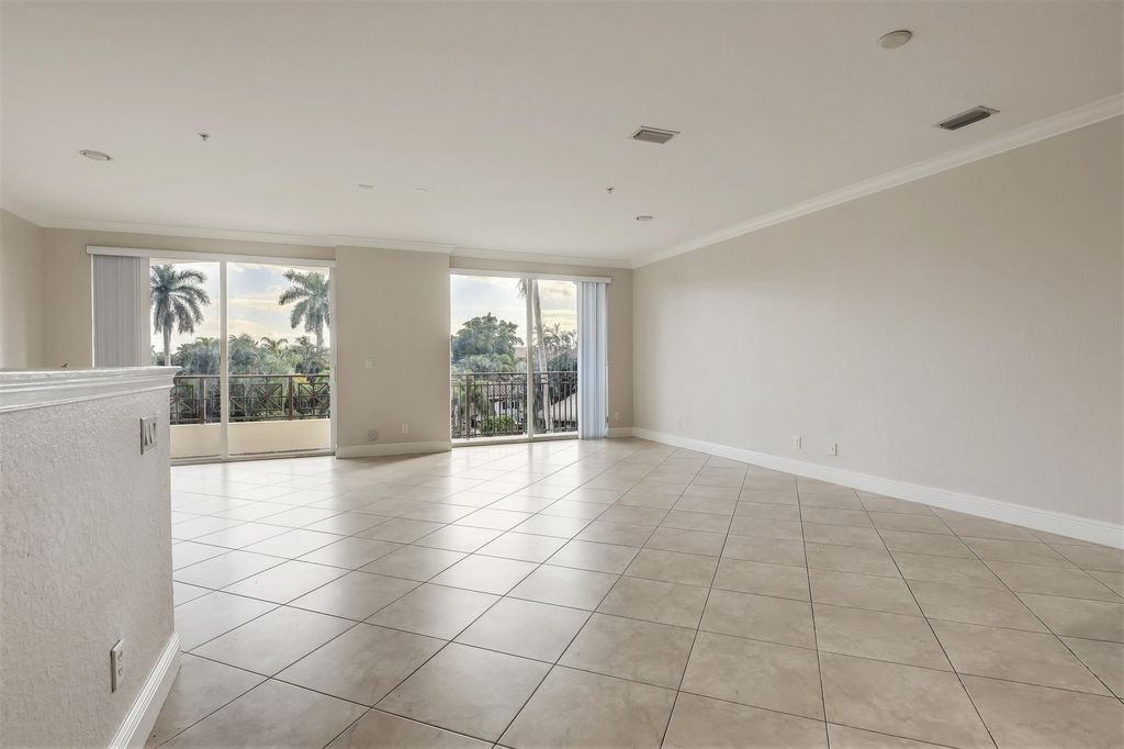 Photo of 3051 Waterside Circle, Boynton Beach, FL 33435 (MLS # R11020978)