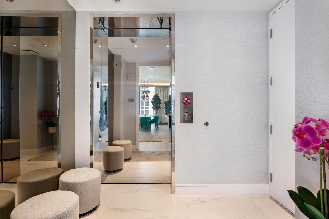 15701 Collins Avenue 701