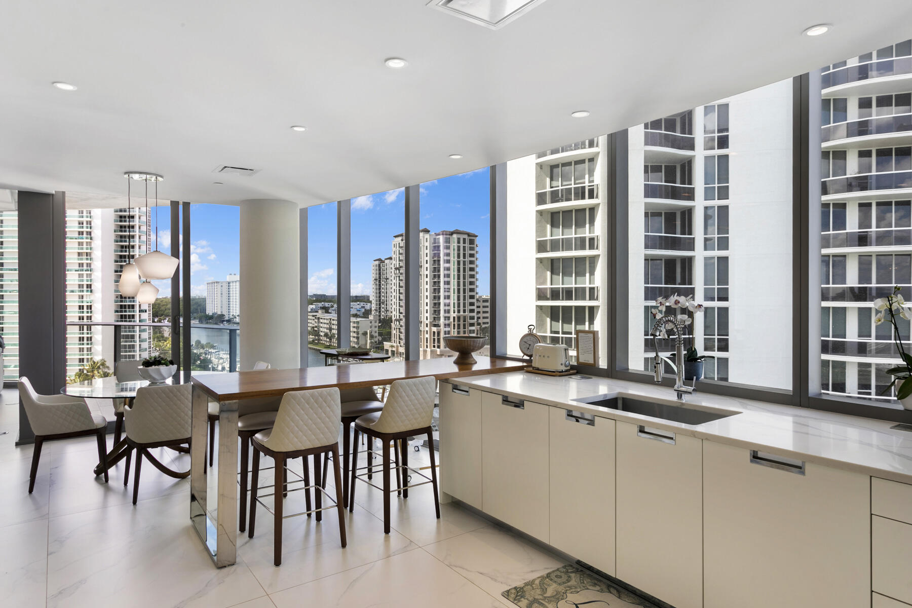 15701 Collins Avenue 701