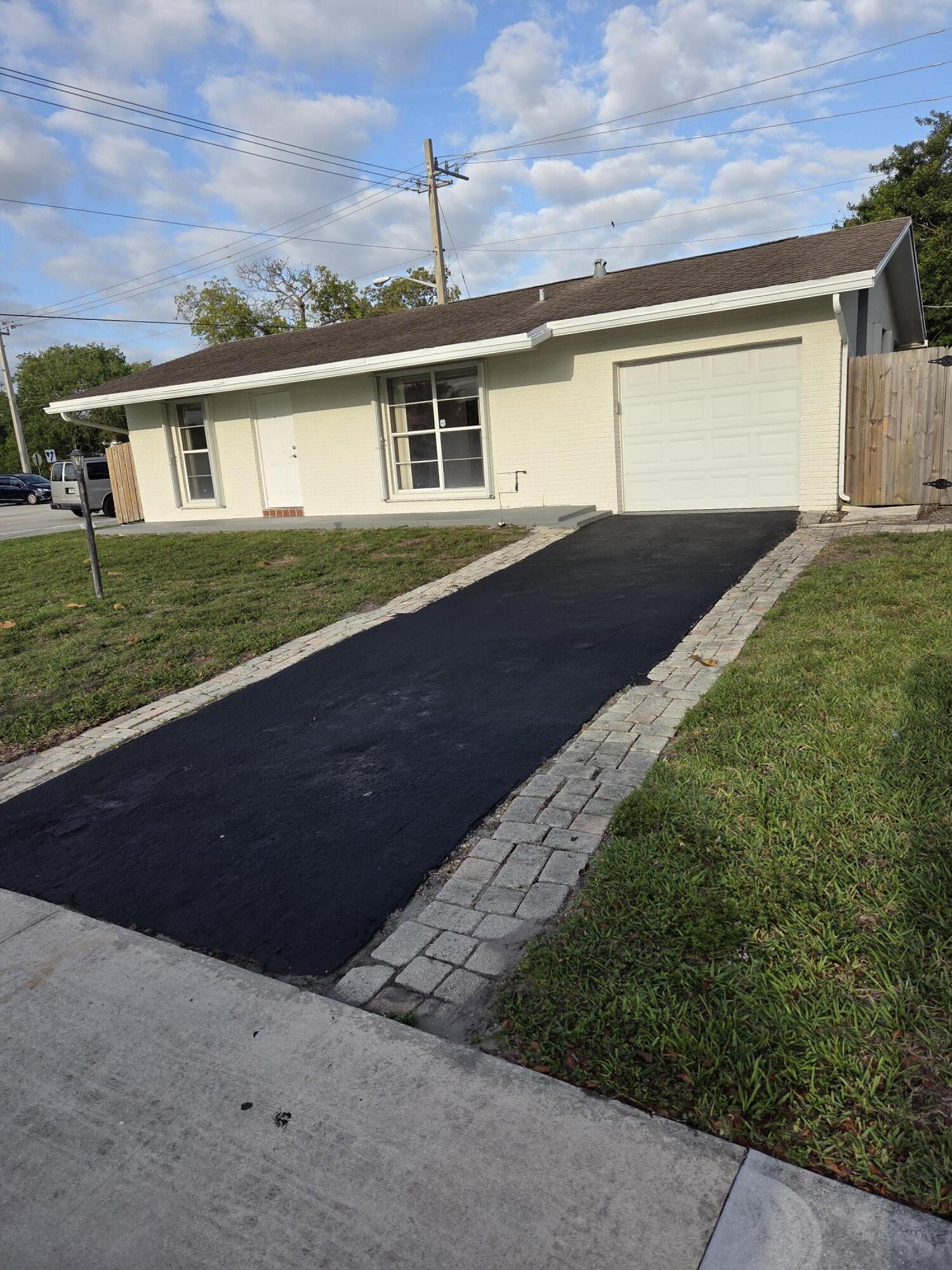 SANDALFOOT COVE SEC 4 - Residential