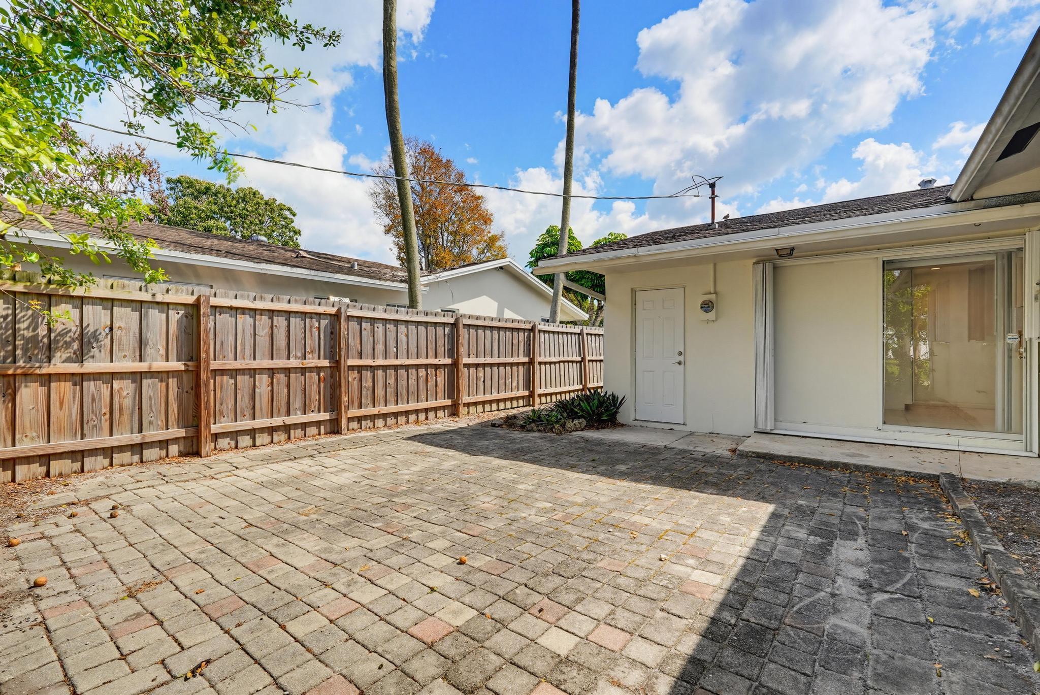 SANDALFOOT COVE SEC 4 - Residential