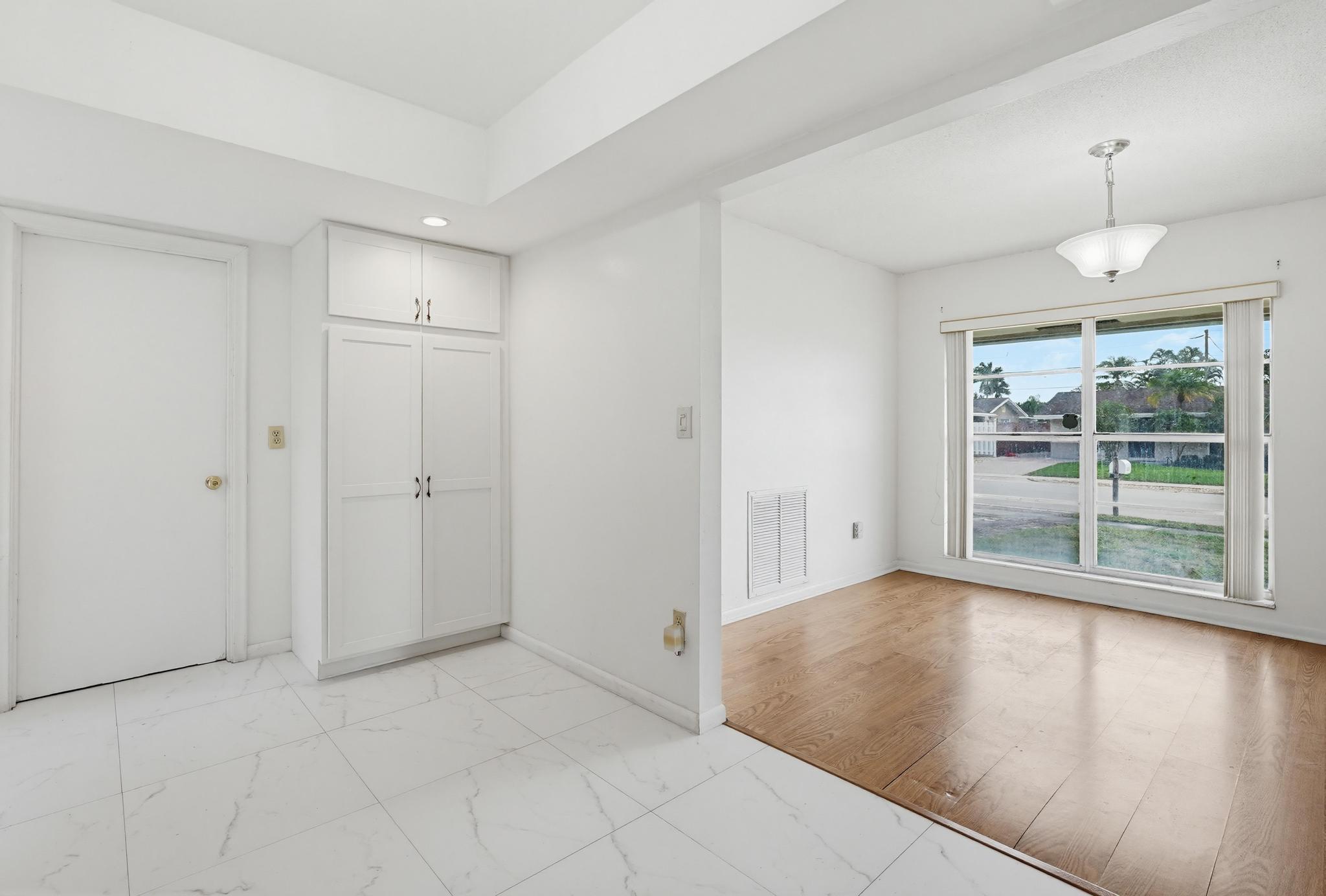 SANDALFOOT COVE SEC 4 - Residential