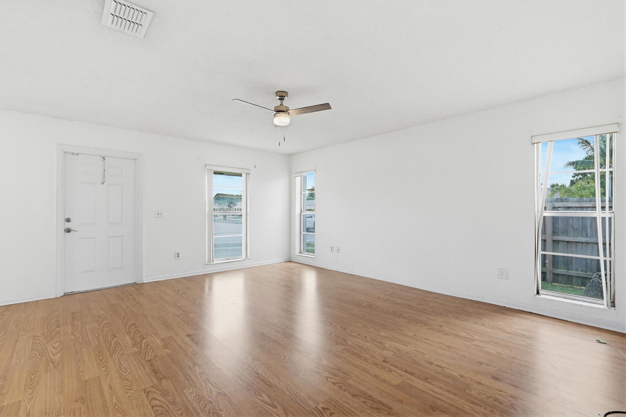 SANDALFOOT COVE SEC 4 - Residential