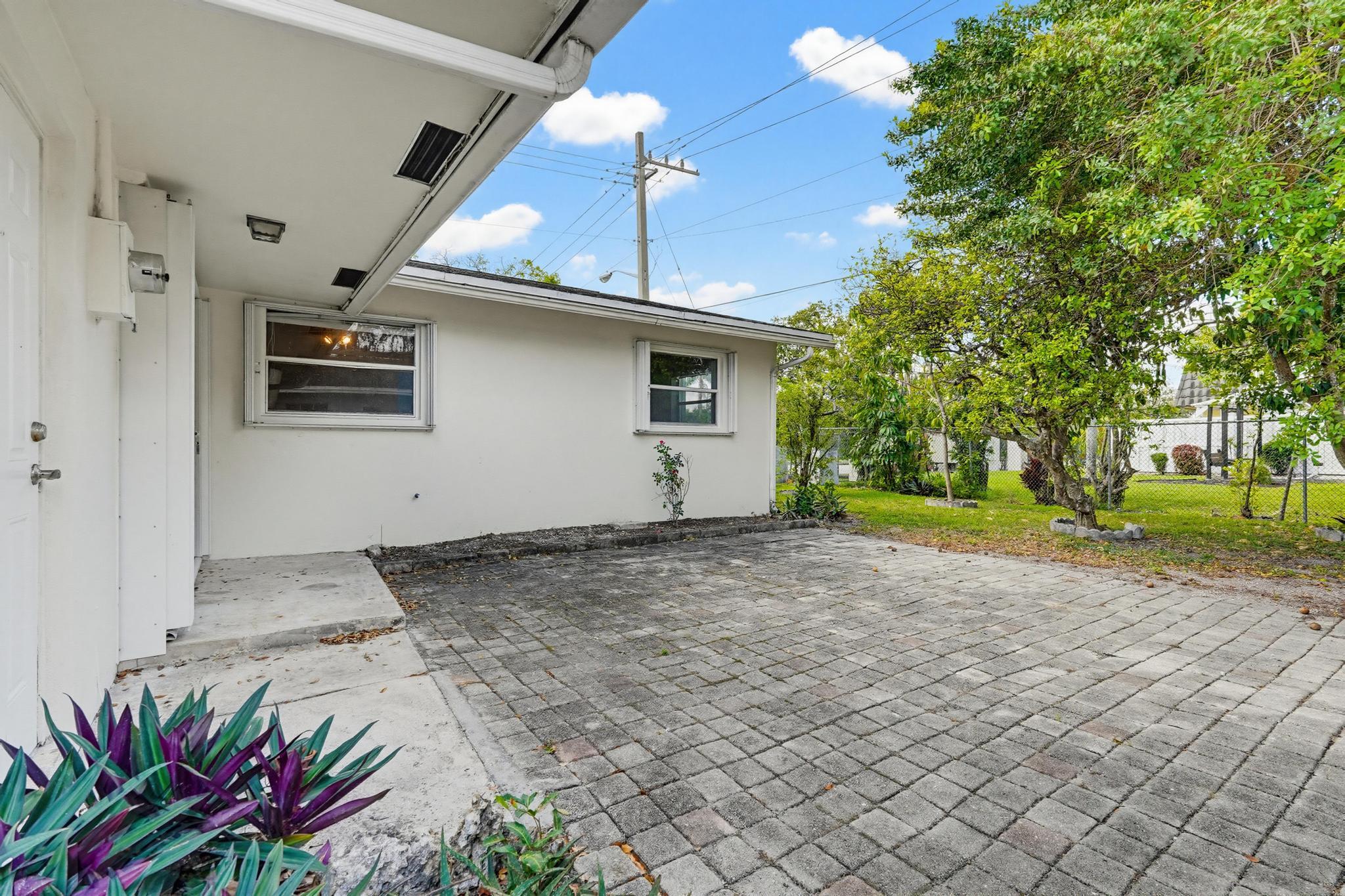 SANDALFOOT COVE SEC 4 - Residential