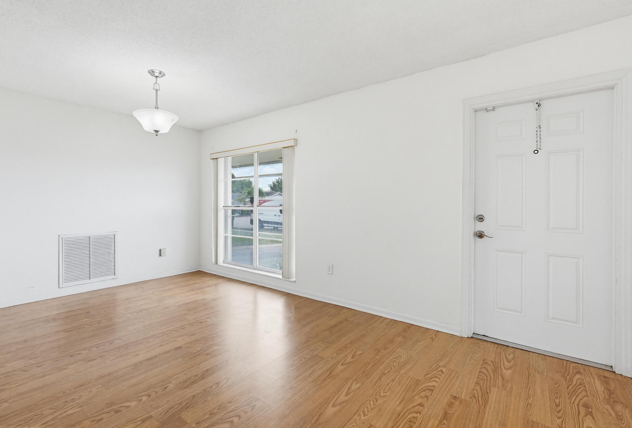 SANDALFOOT COVE SEC 4 - Residential