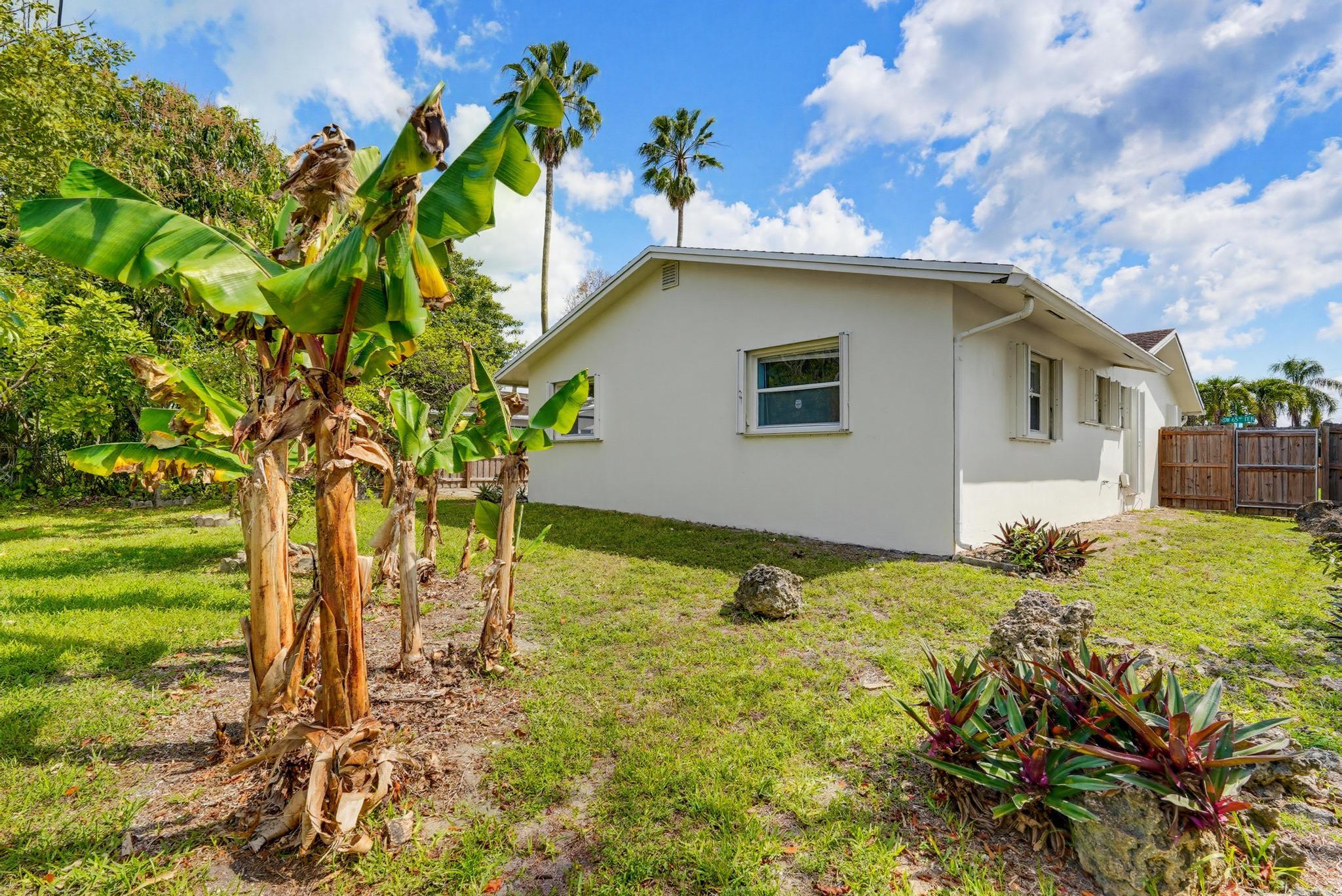 SANDALFOOT COVE SEC 4 - Residential