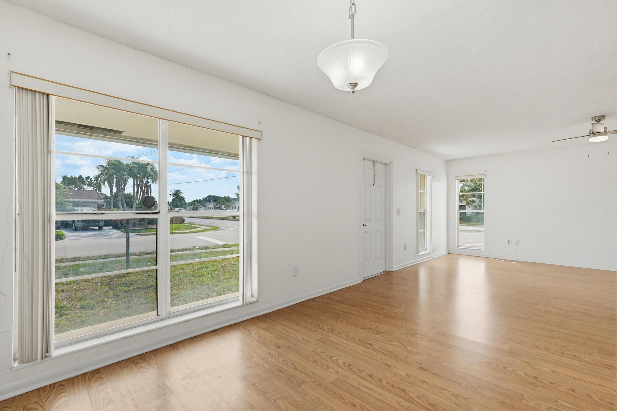 SANDALFOOT COVE SEC 4 - Residential