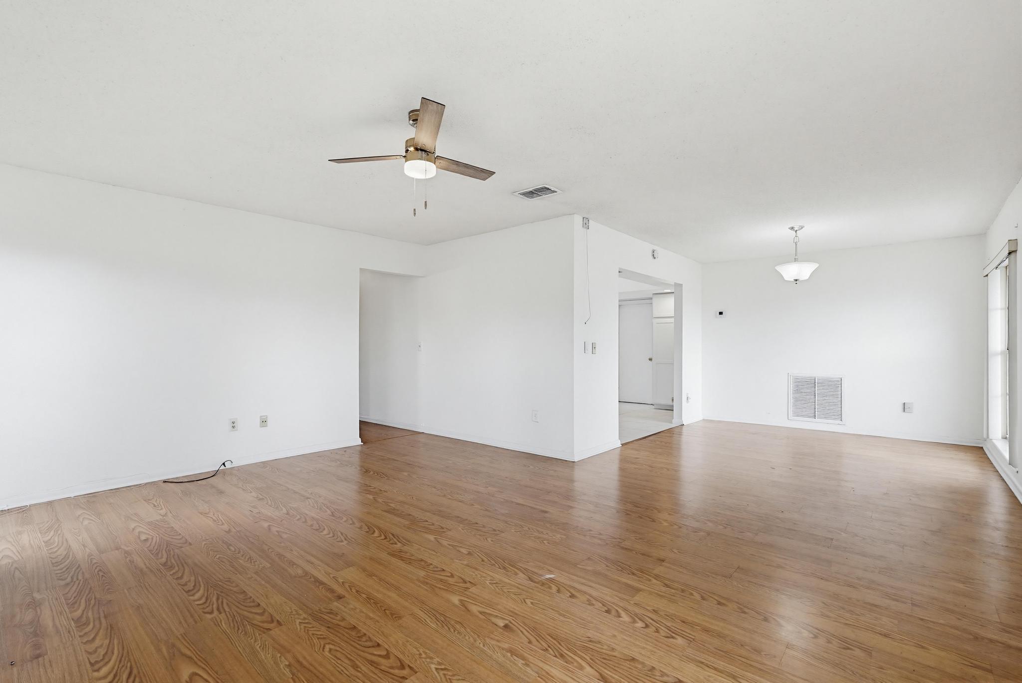 SANDALFOOT COVE SEC 4 - Residential