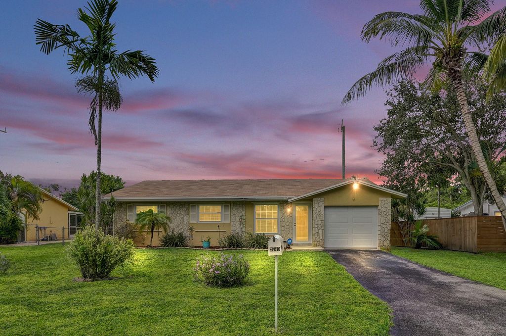 Photo of 2740 SW 46th Pl, Fort Lauderdale, FL 33312 (MLS # F10531635)