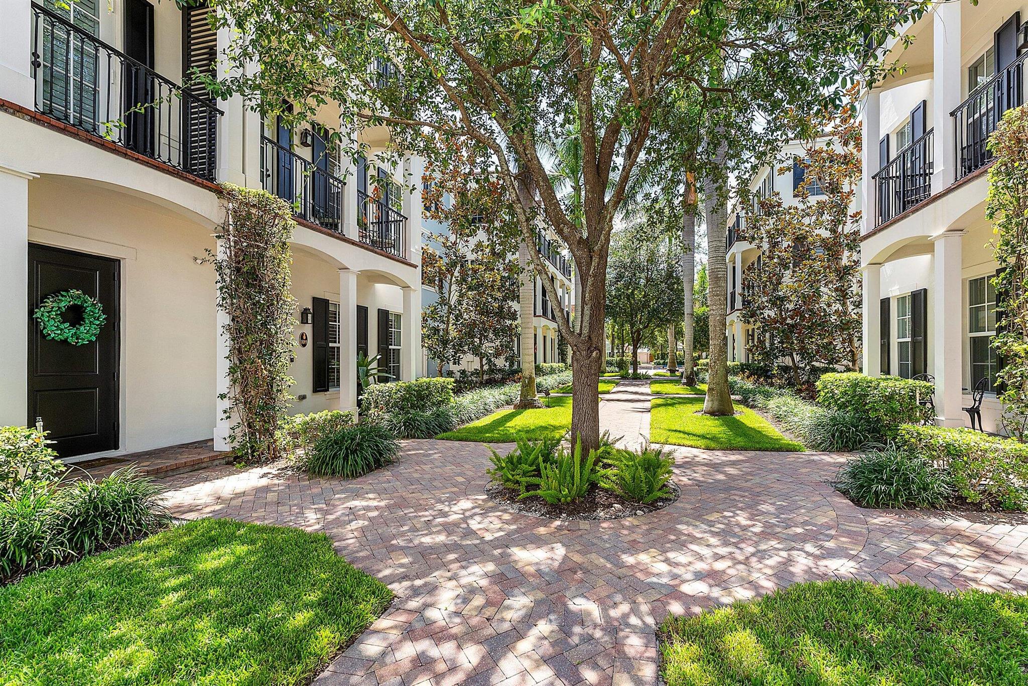 109 S Cannery Row Circle