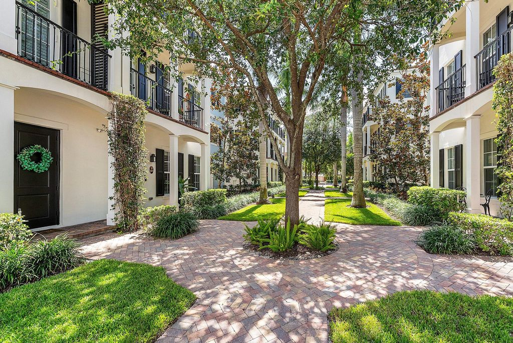 Photo of 109 S Cannery Row Circle, Delray Beach, FL 33444 (MLS # R11106721)