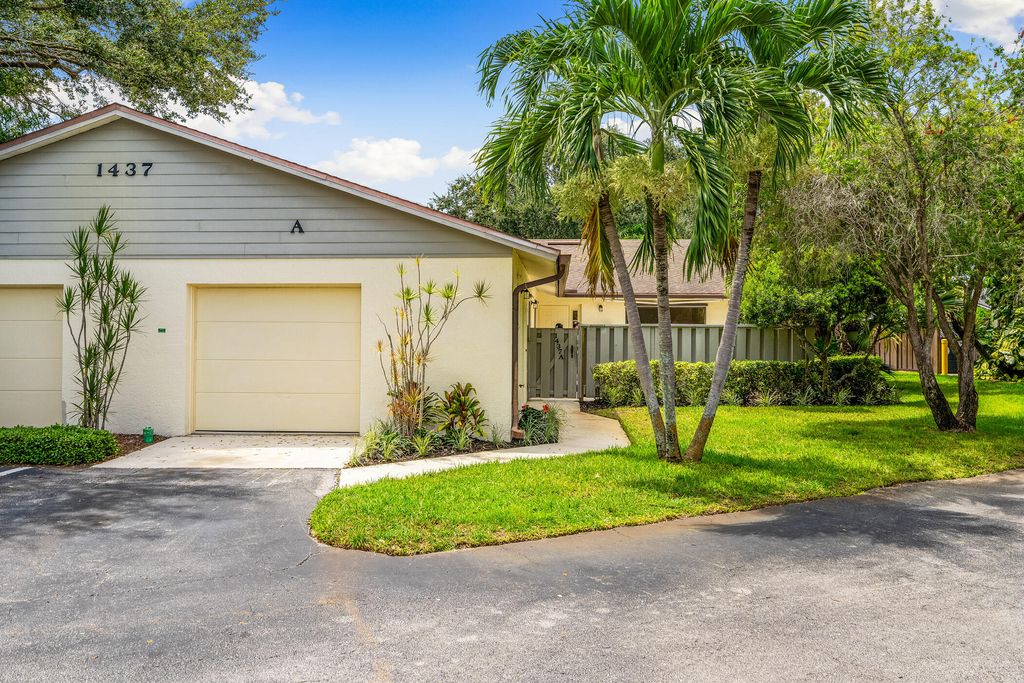 Photo of 1437 Captains Walk #21a, Fort Pierce, FL 34950 (MLS # R11014568)
