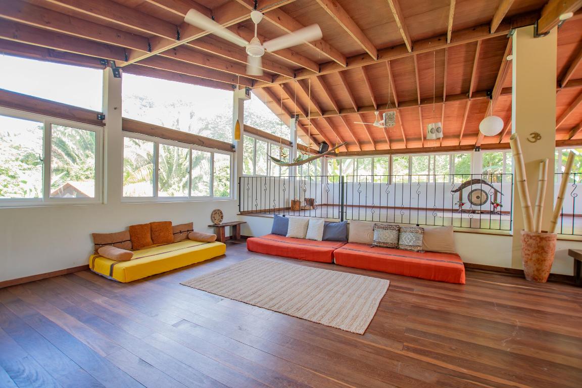 21 Hummingbird Way