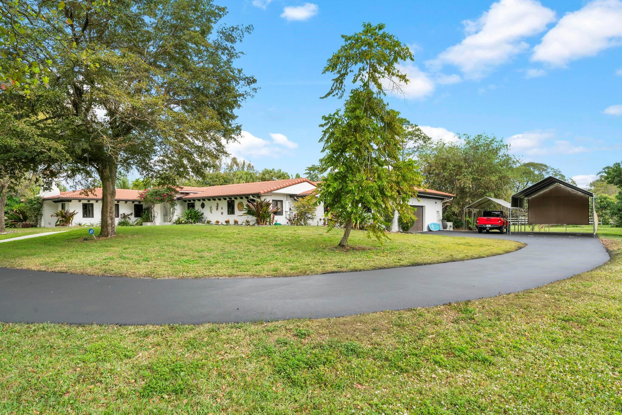 SUNSHINE RANCHES - Residential