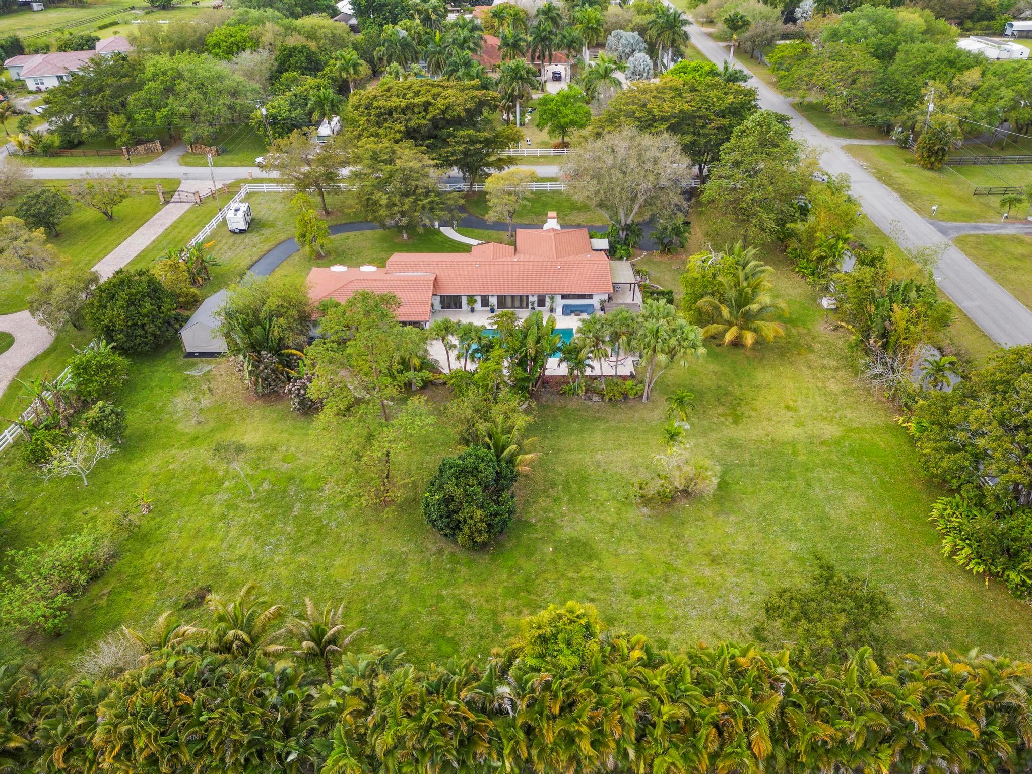 SUNSHINE RANCHES - Residential