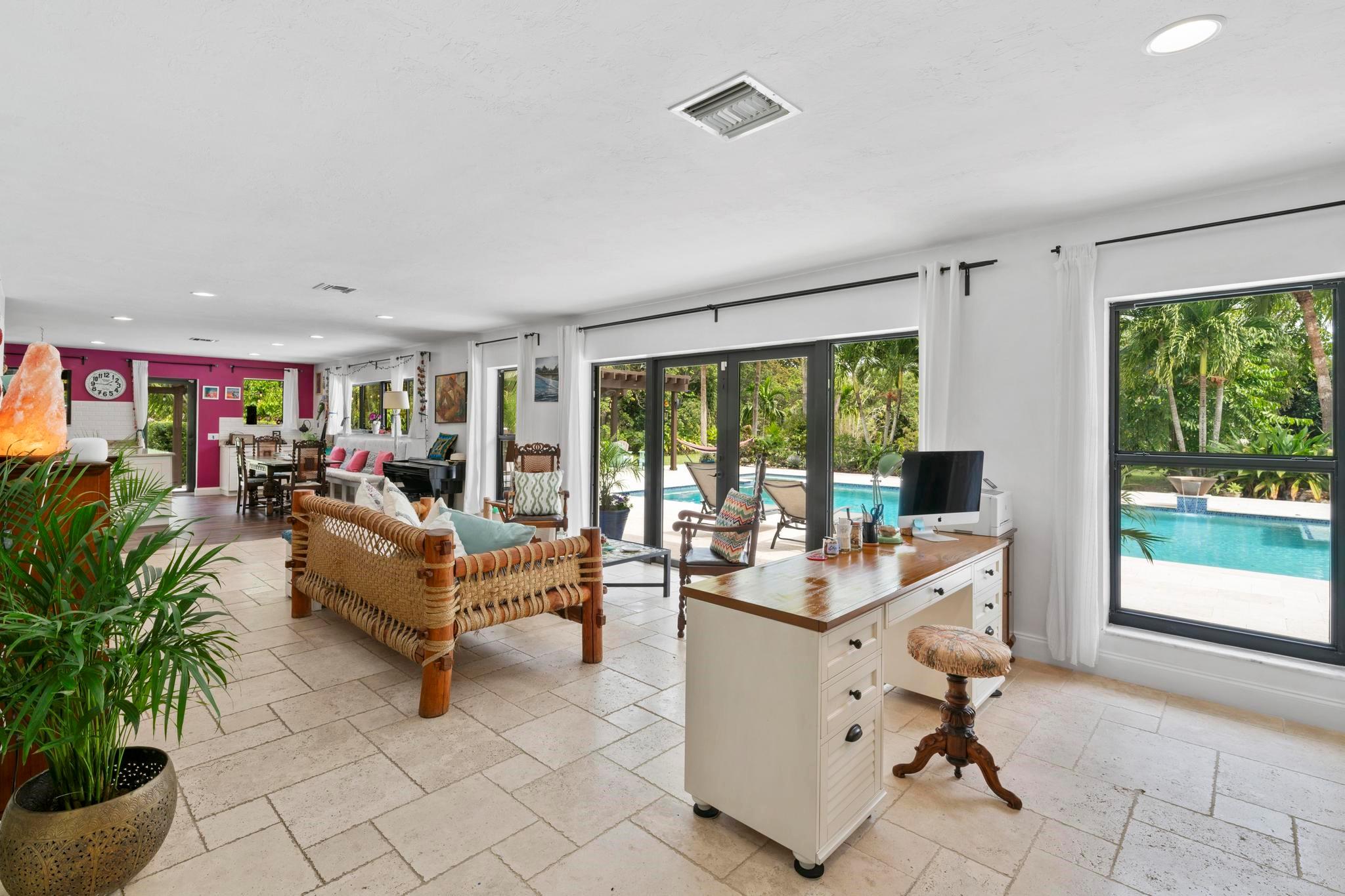 SUNSHINE RANCHES - Residential