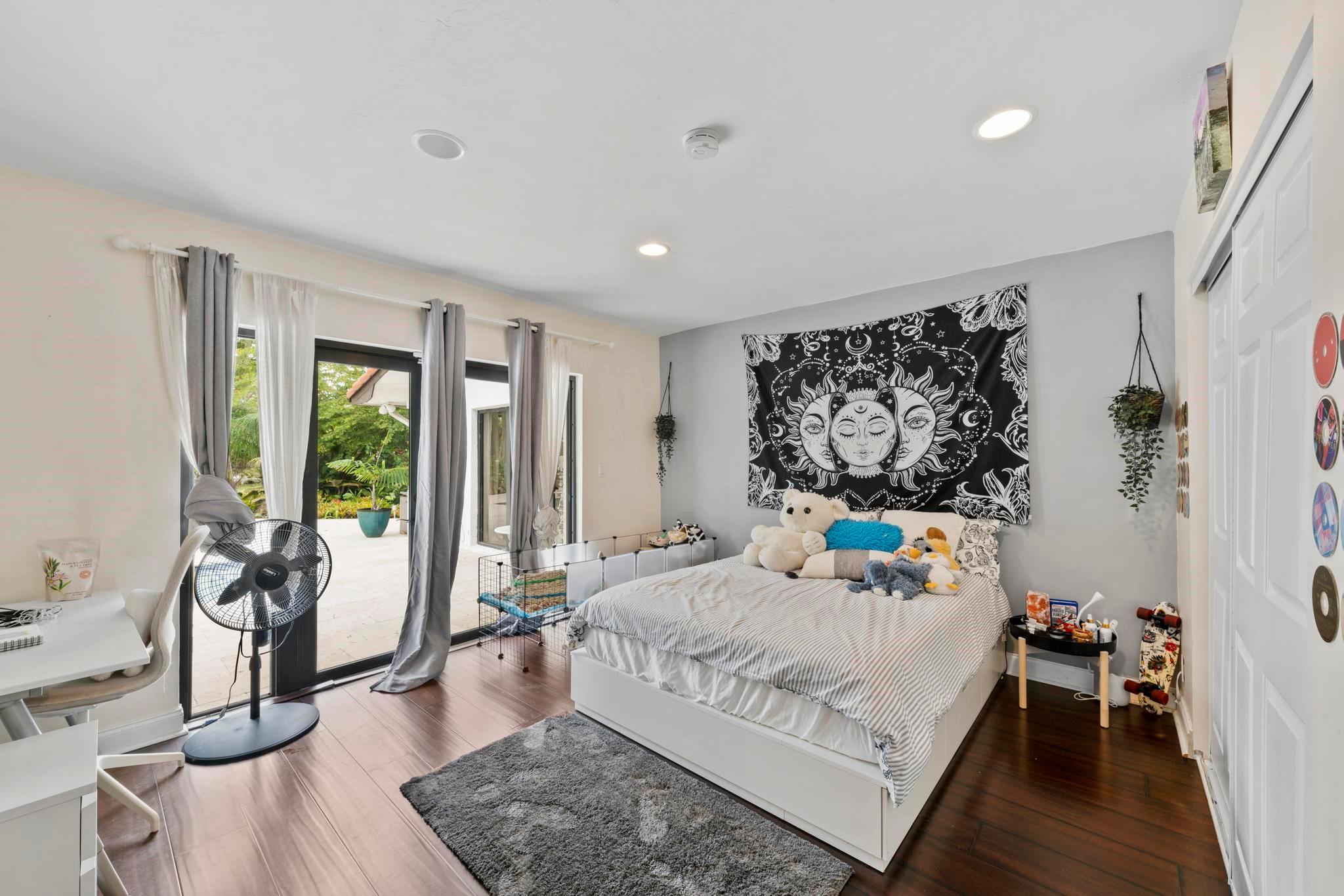 SUNSHINE RANCHES - Residential