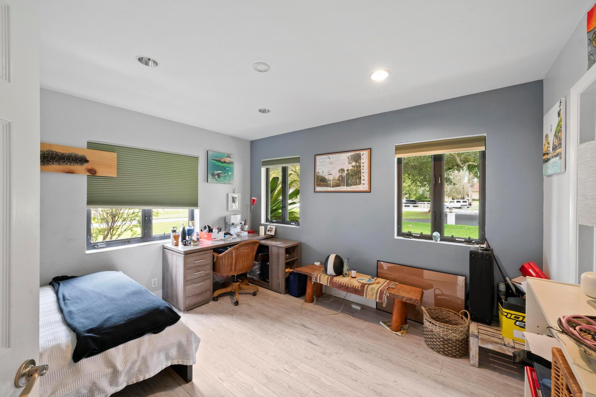 SUNSHINE RANCHES - Residential