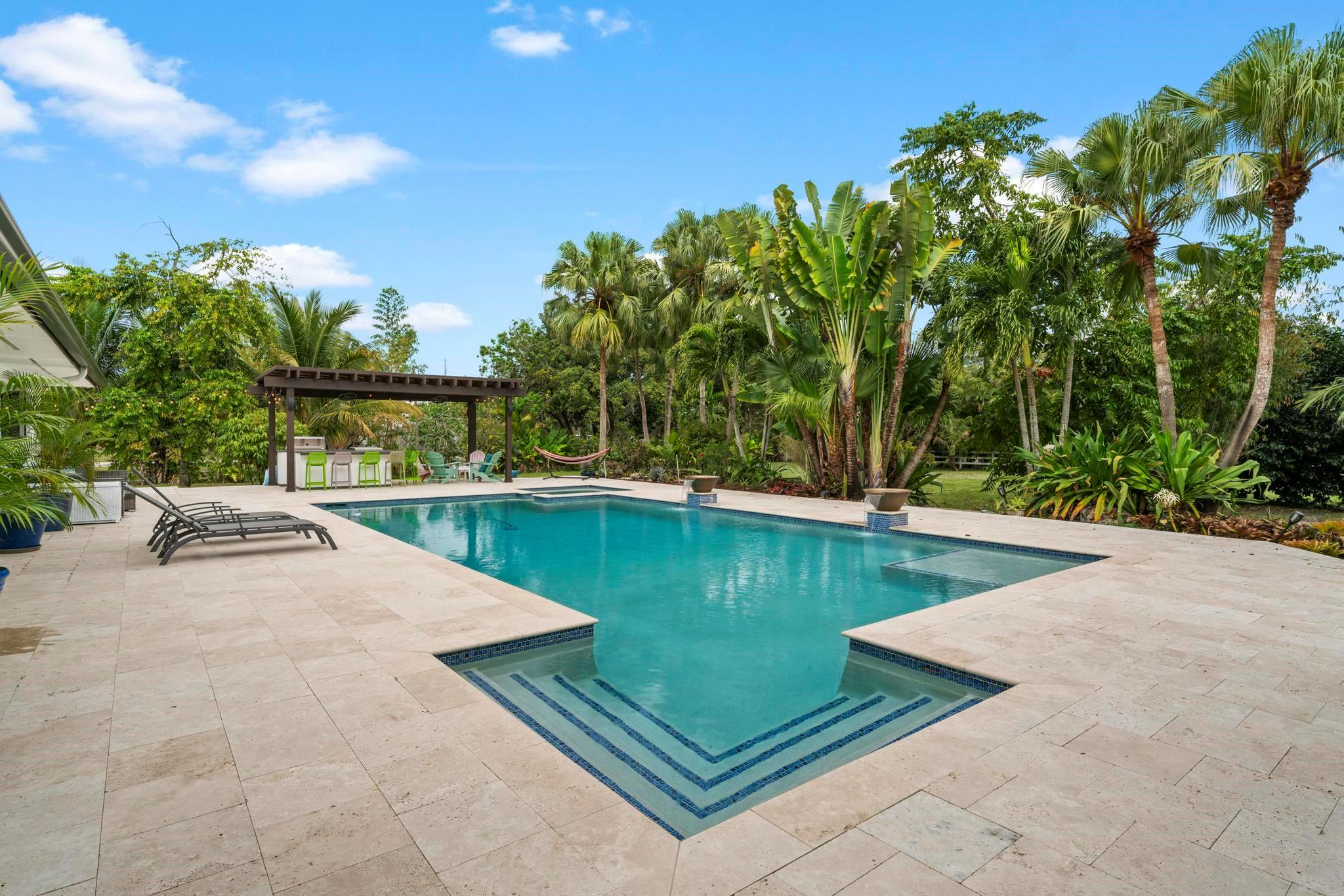 SUNSHINE RANCHES - Residential