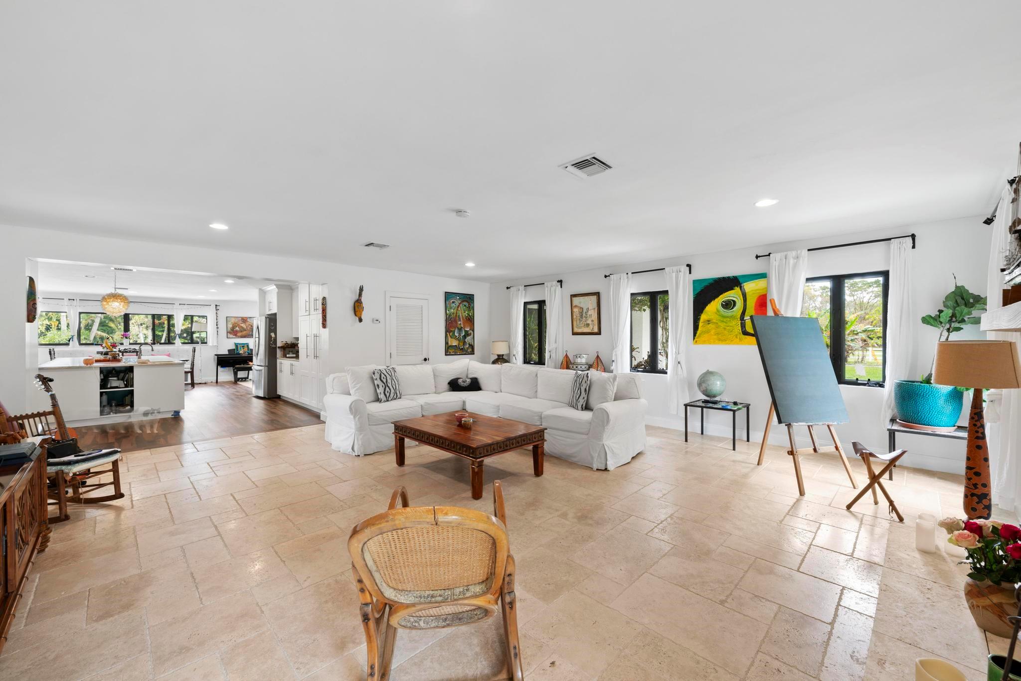 SUNSHINE RANCHES - Residential