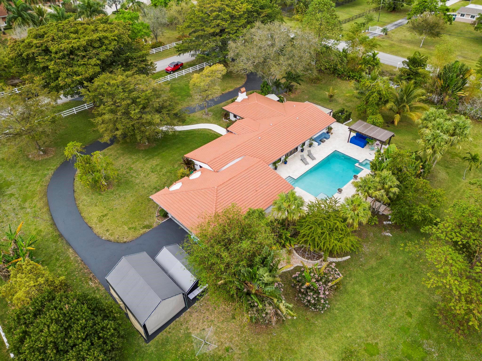 SUNSHINE RANCHES - Residential