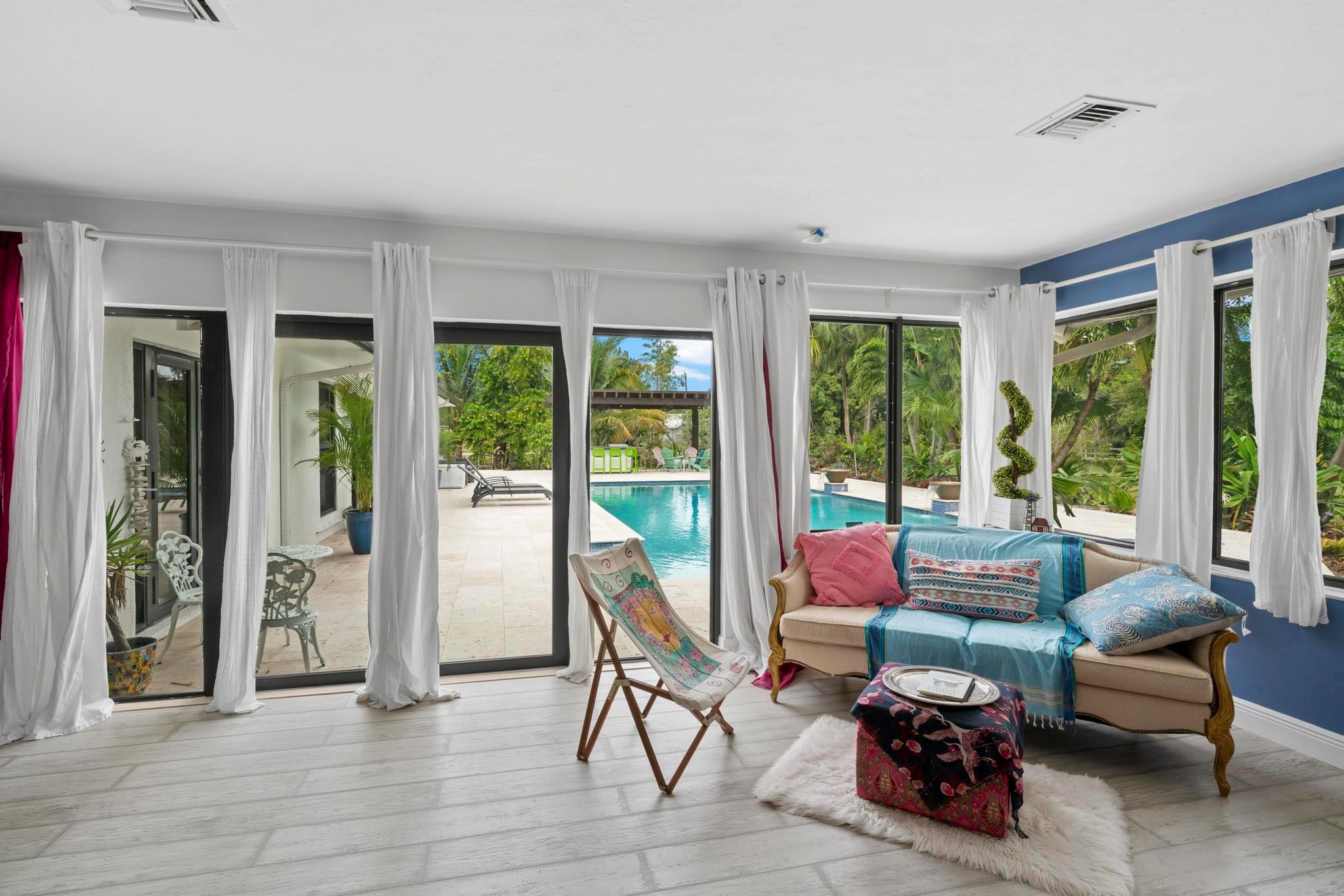 SUNSHINE RANCHES - Residential