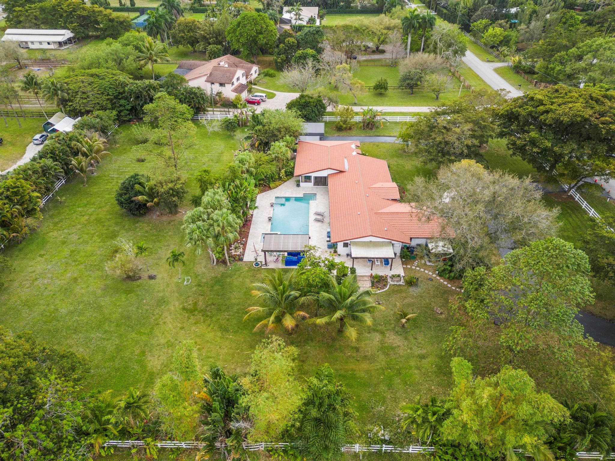 SUNSHINE RANCHES - Residential