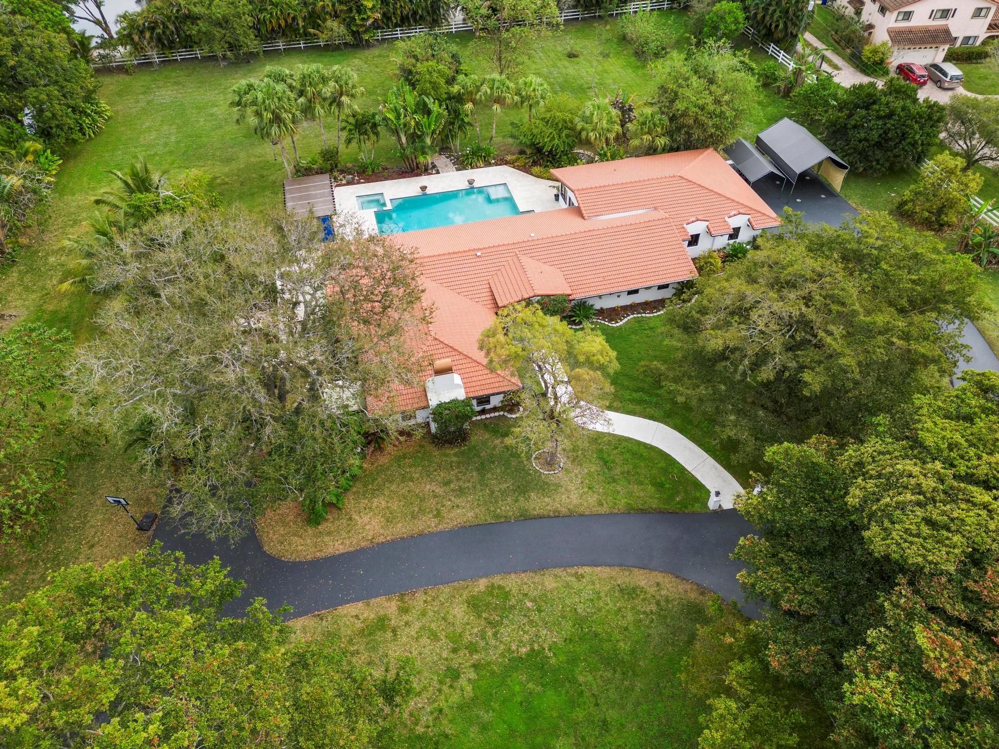 SUNSHINE RANCHES - Residential