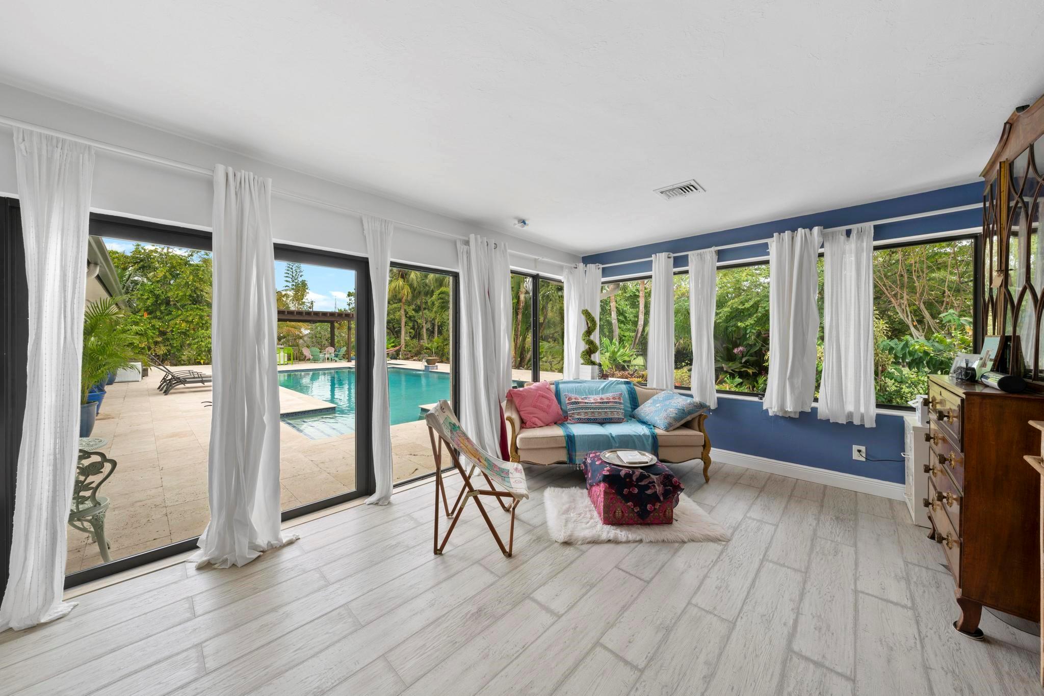 SUNSHINE RANCHES - Residential