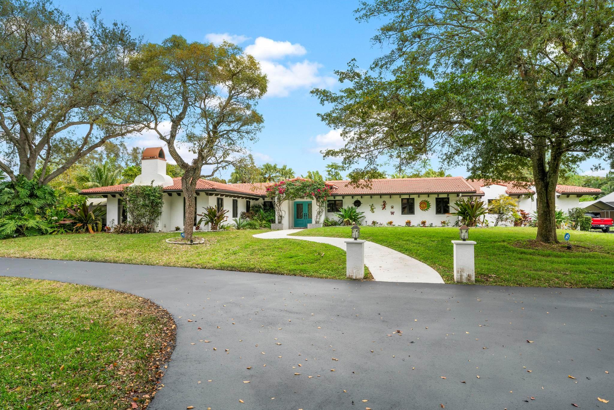 SUNSHINE RANCHES - Residential