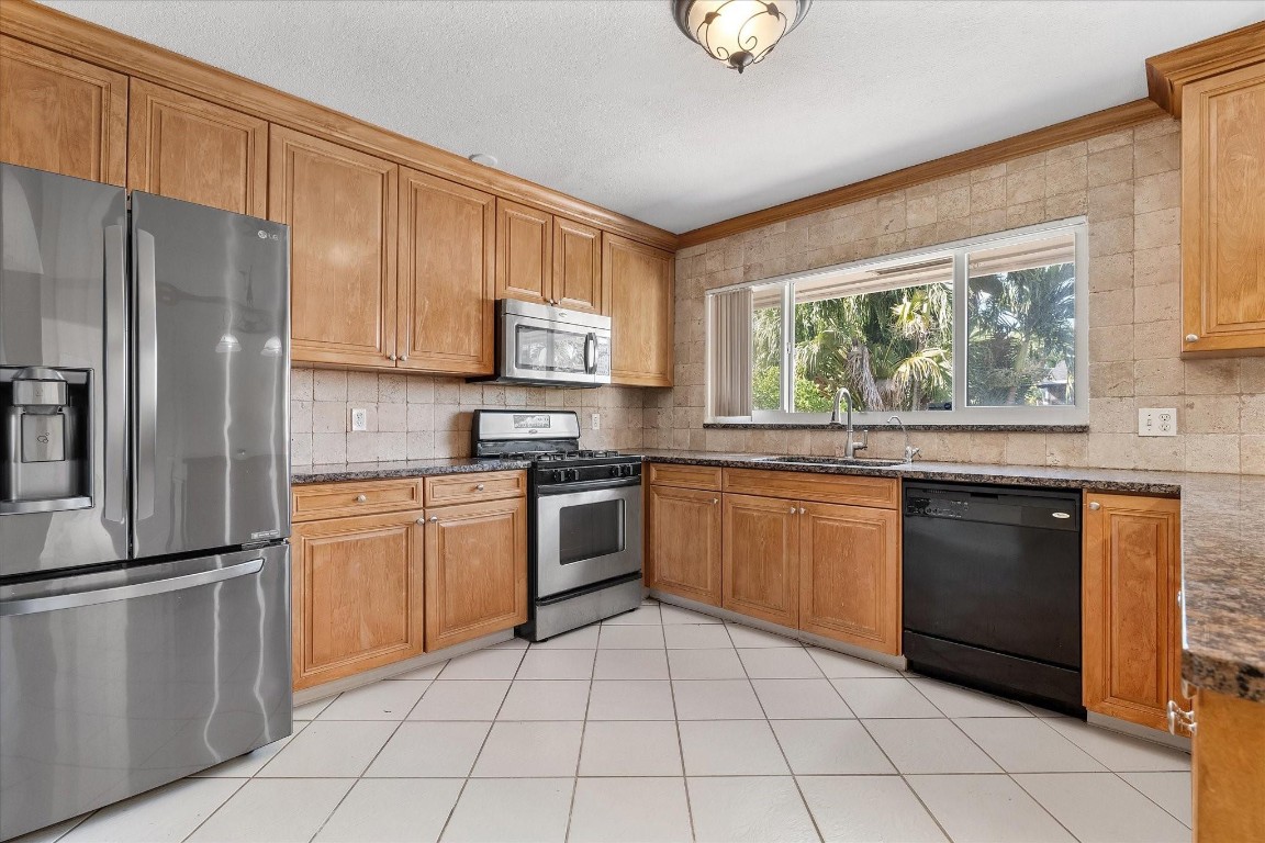 Sunrise Golf Village Sec - Residential