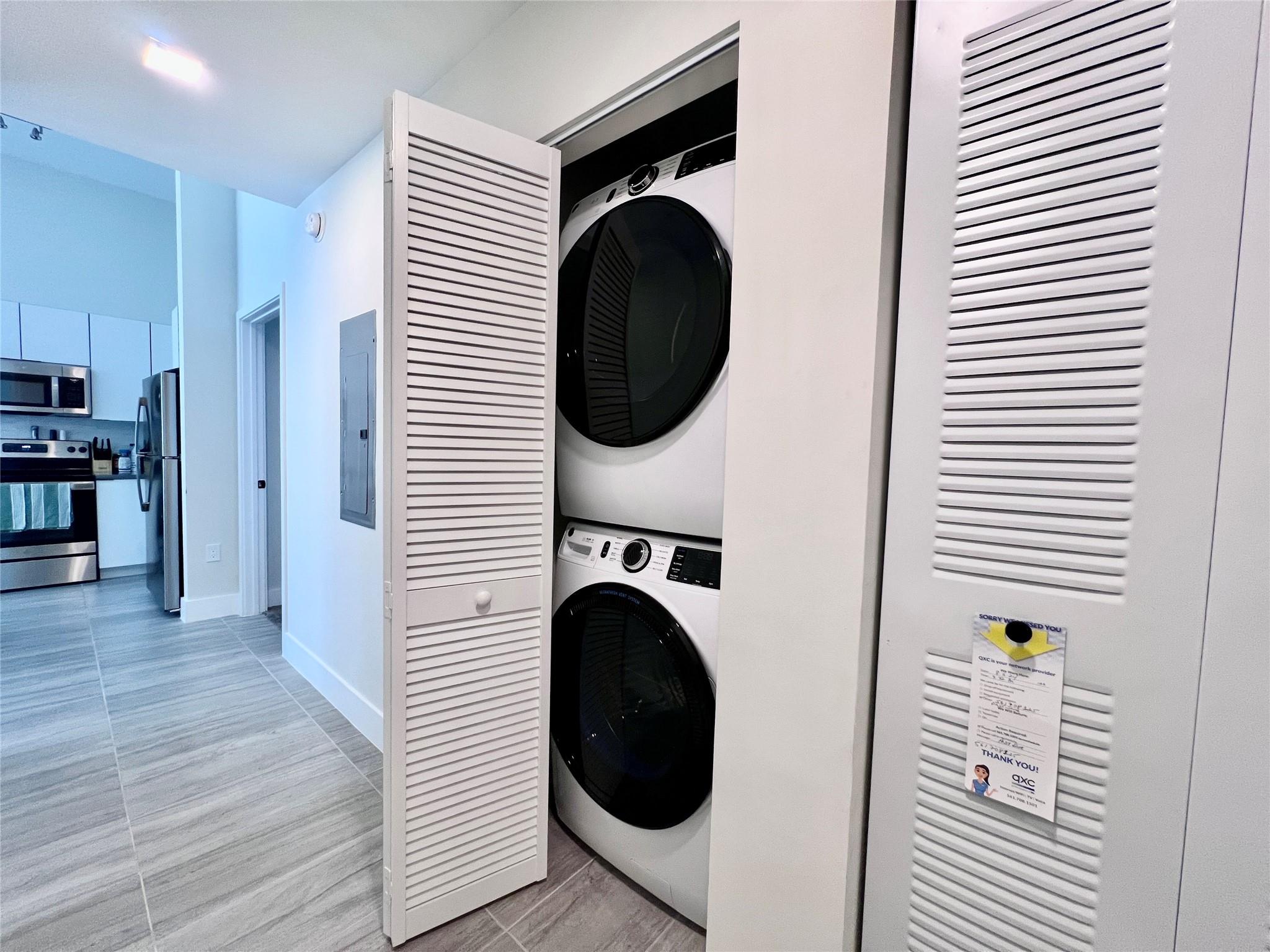 DANIA POINTE - Residential Lease