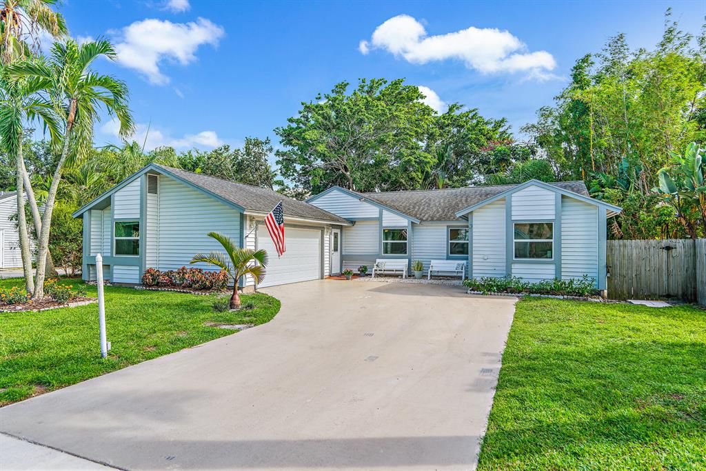 Photo of 6298 Launch Club Circle, Jupiter, FL 33458 (MLS # R10736230)