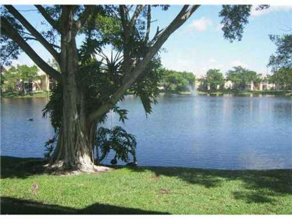 Photo of 751 Cypress Lane #D, Deerfield Beach, FL 33064 (MLS # R11074240)