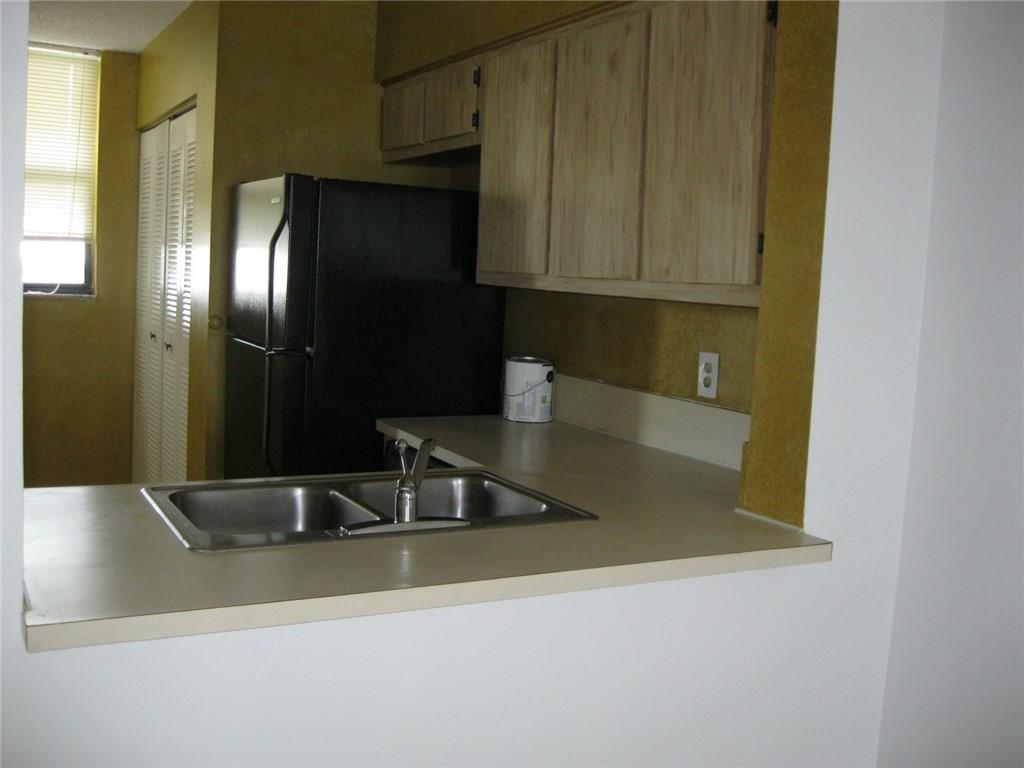 Lake Emerald - Residential