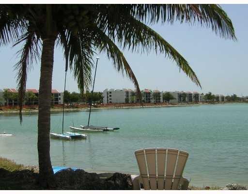 Lake Emerald - Residential