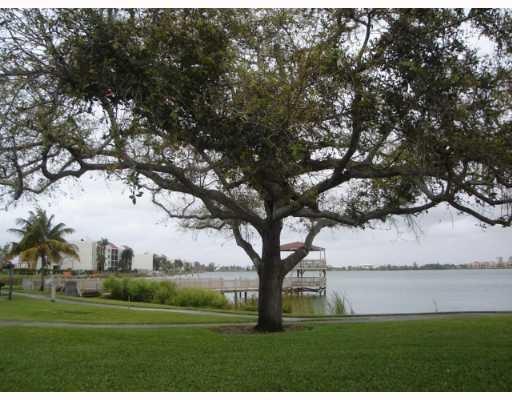 Lake Emerald - Residential