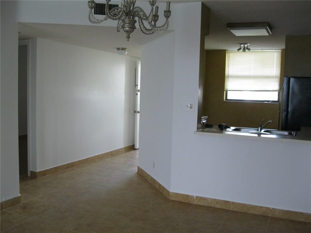 Lake Emerald - Residential