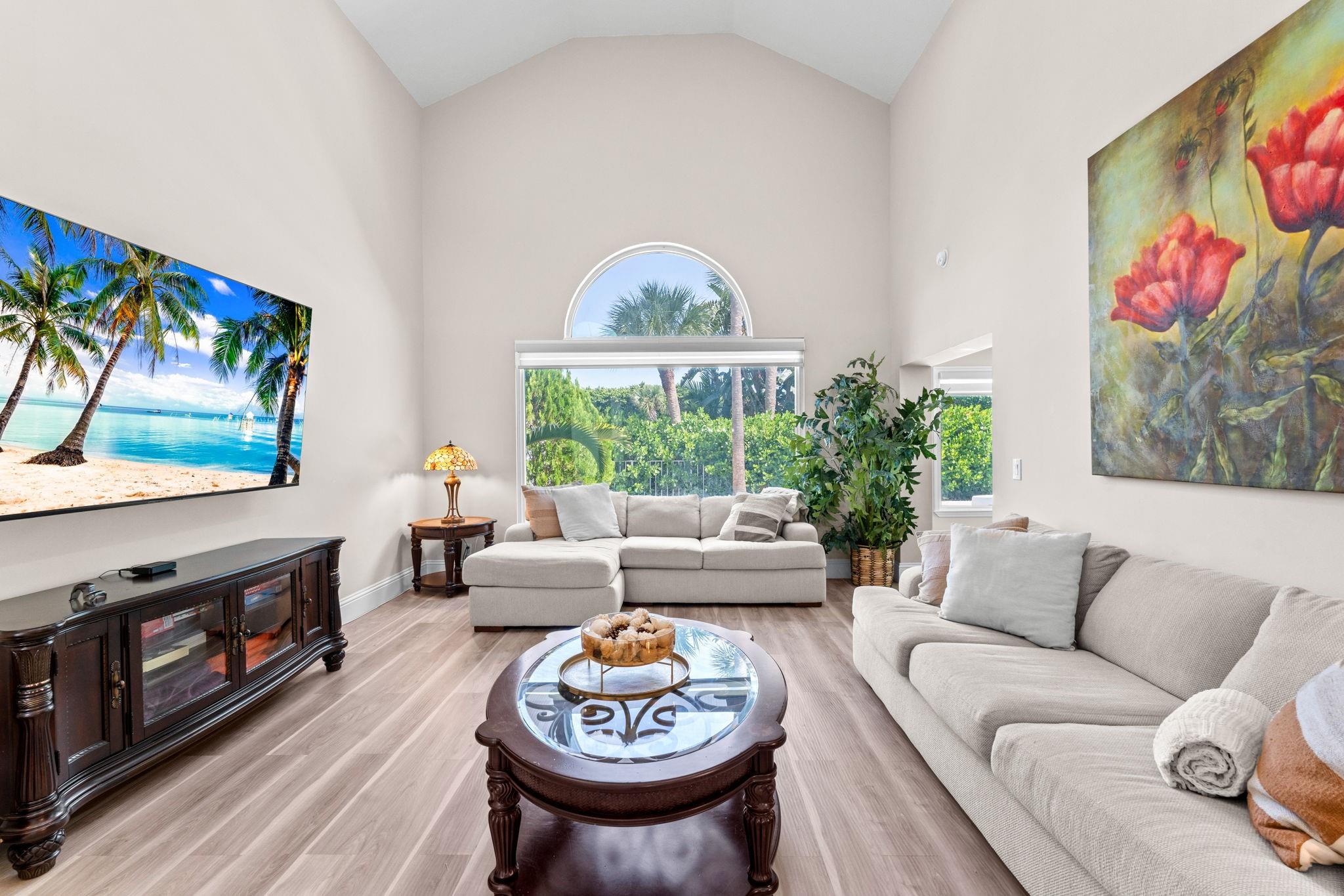 6231 La Vida Terrace