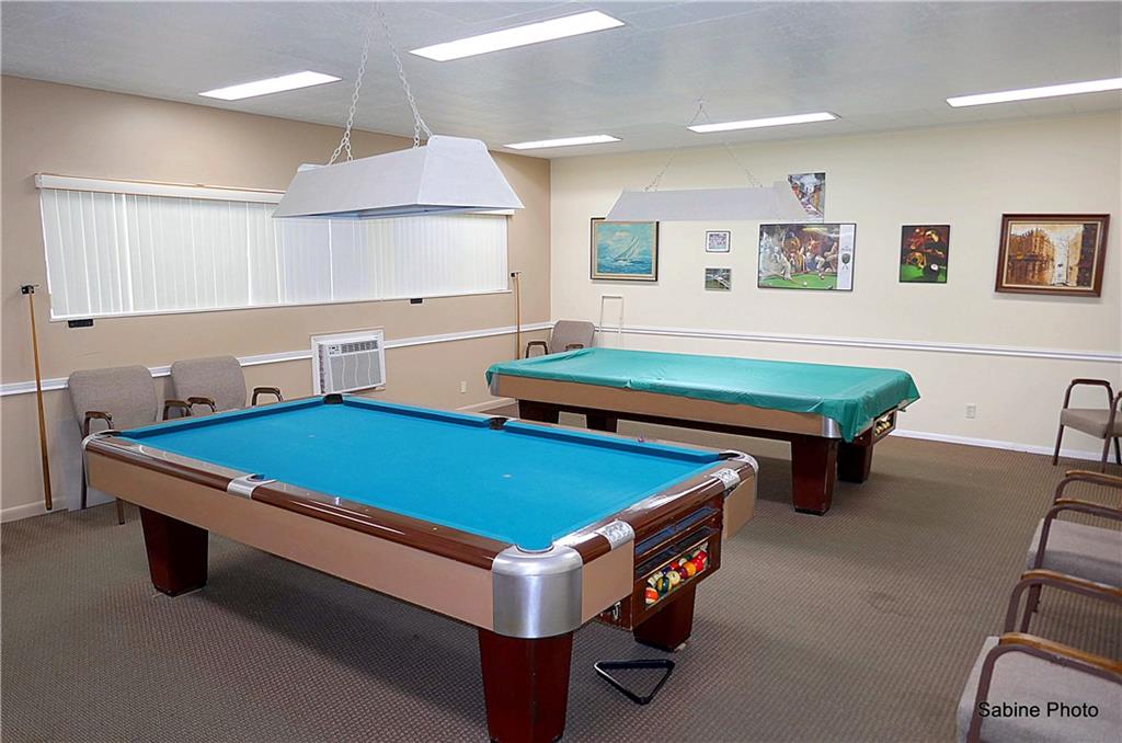 VILLAGE ROYALE CONDO 7 - Residential