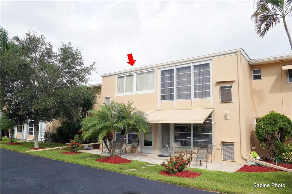 VILLAGE ROYALE CONDO 7 - Residential