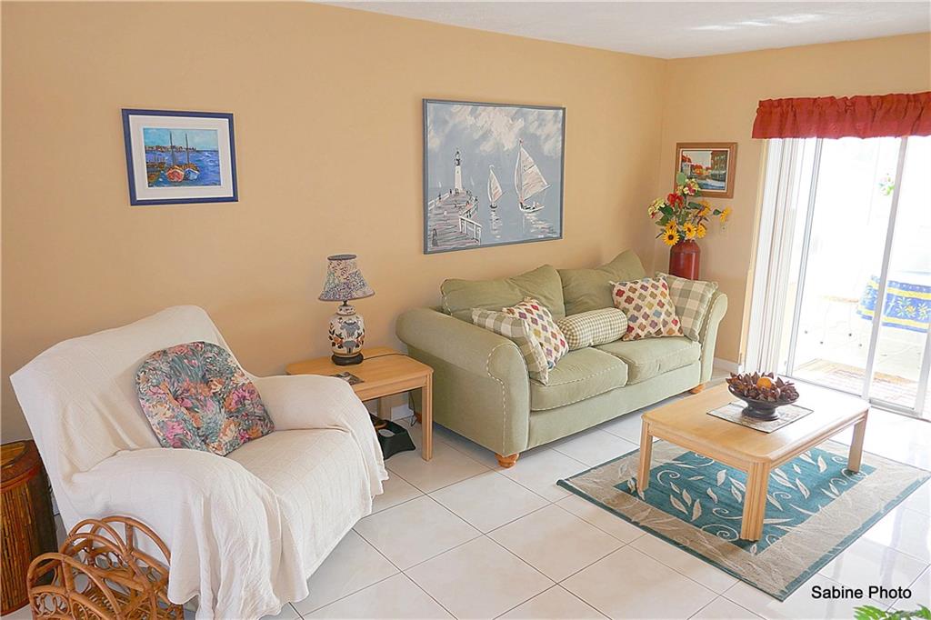 VILLAGE ROYALE CONDO 7 - Residential