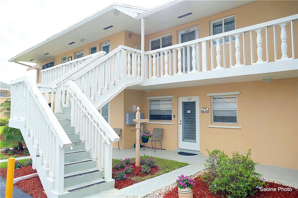 VILLAGE ROYALE CONDO 7 - Residential