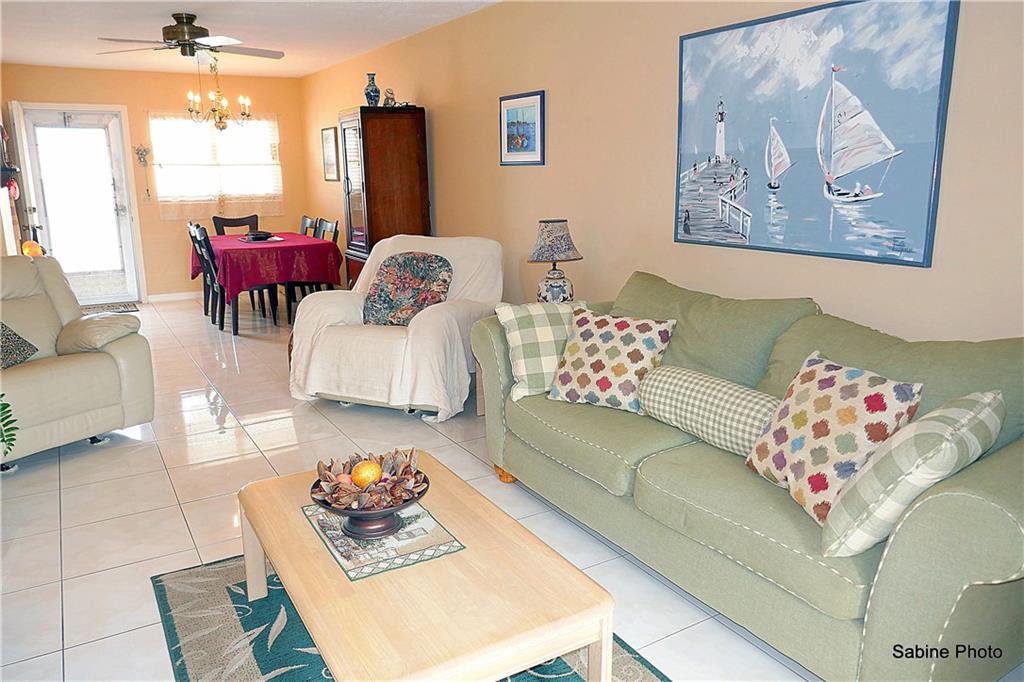 VILLAGE ROYALE CONDO 7 - Residential