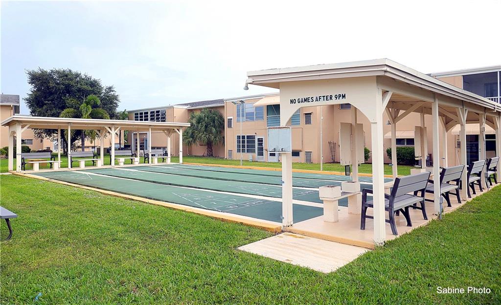 VILLAGE ROYALE CONDO 7 - Residential