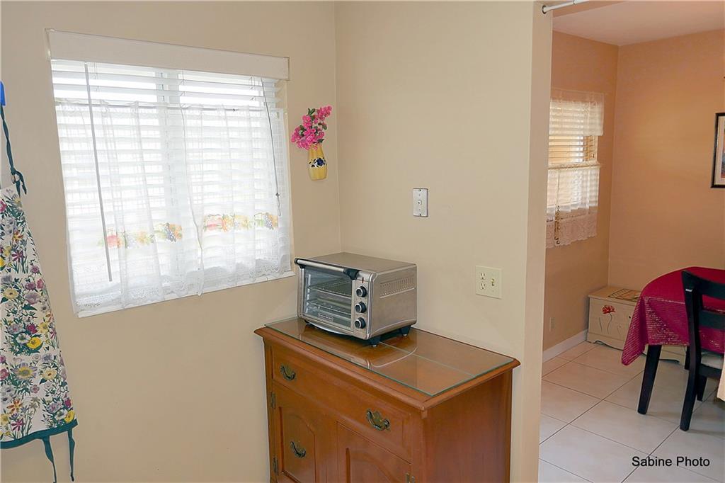 VILLAGE ROYALE CONDO 7 - Residential