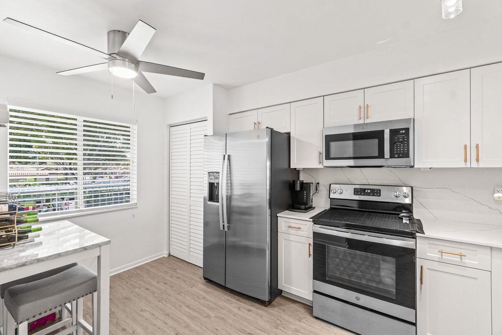 Photo of 14112 Huntington Pointe Drive #210, Delray Beach, FL 33484 (MLS # R11166210)
